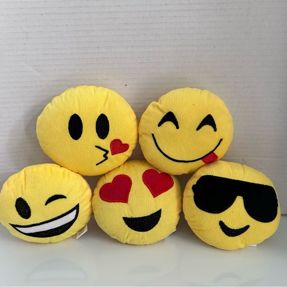 Lot of 5 EMOJI PILLOWS 5-1/2” diameter each - Picture 1 of 8